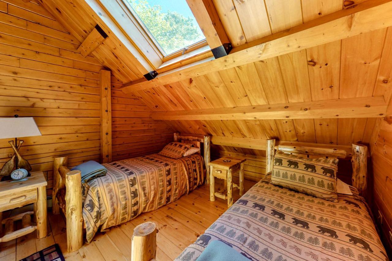 Mooseleuk Lodge The Highlands Extérieur photo